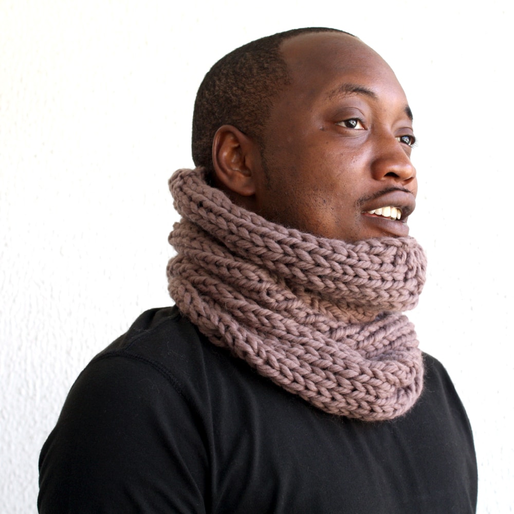 Mauve Neckwarmer-