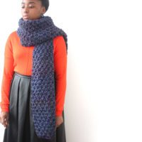 Big scarf in blue chunky knit