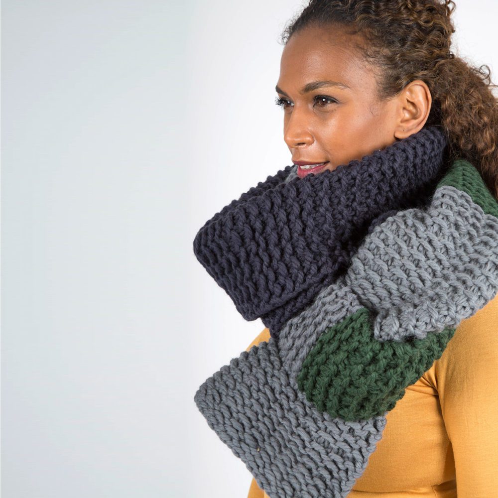Gathered Scarf in Blue/Black